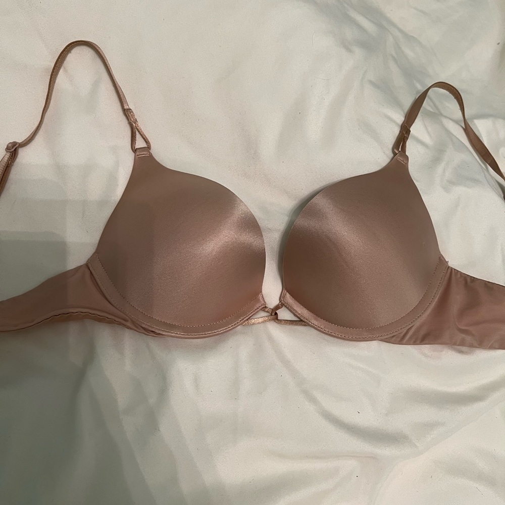 Victoria's Secret bombshell plunge tan bra